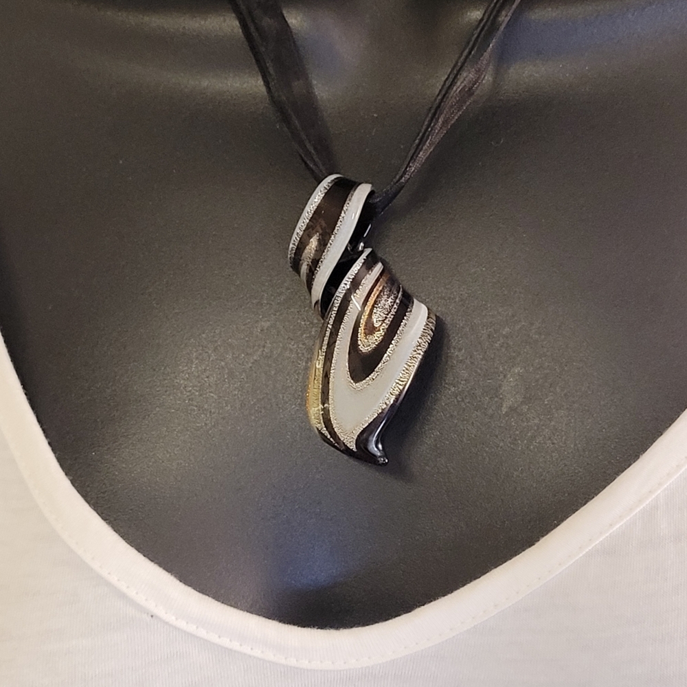 Twisted Pendant